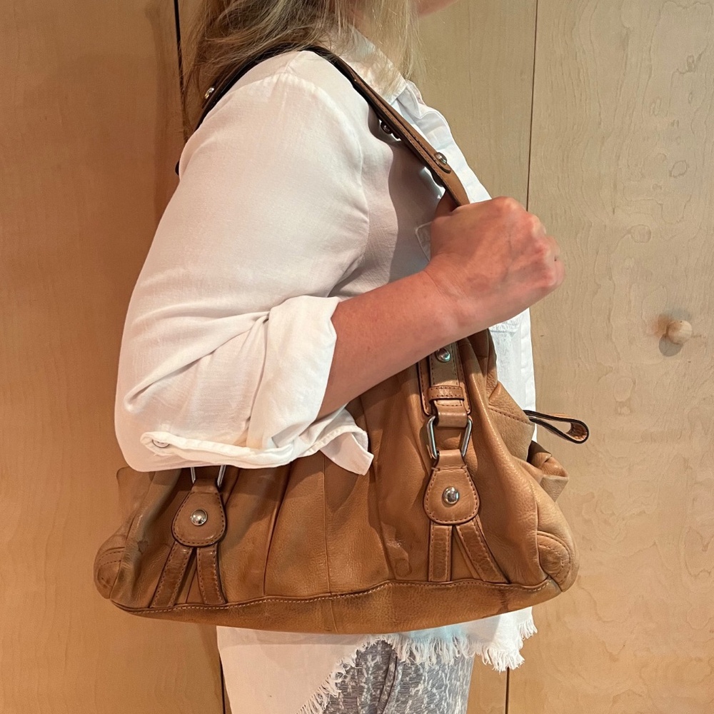 B Makowsky tan leather bag